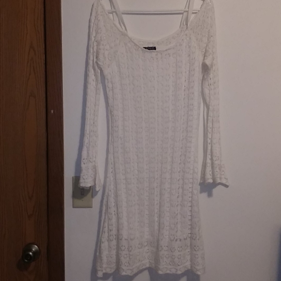 VENUS Dresses & Skirts - Venus Open knit White Dress.